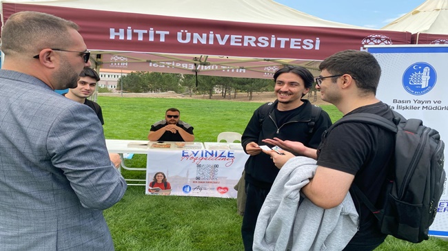 ÇORUM BELEDİYESİ ÜNİVERSİTELİLERİ KAMPÜSTE KARŞILADI